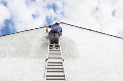 Peinture extérieure à Guerlédan — façades et ravalement